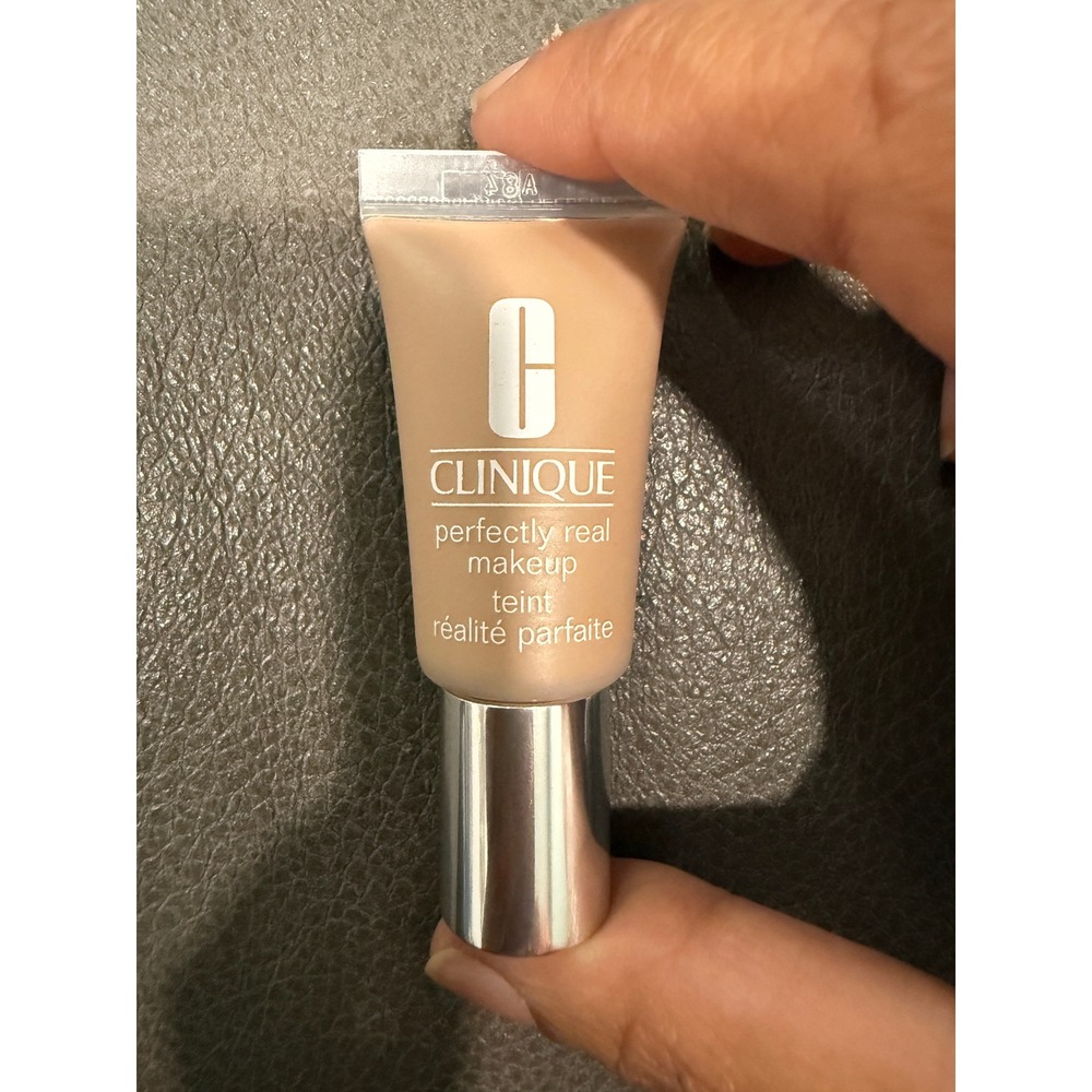 Clinique Perfectly Real Makeup Shade 14 (N) Liquid Foundation Travel Size 7ml